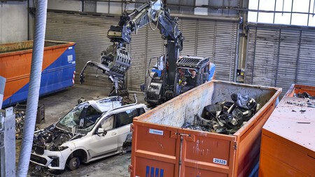 “Reduce el desperdicio y frena nuestra dependencia de materias primas del extranjero”. Europa quiere que reciclemos más y mejor todos los coches para no necesitar a China