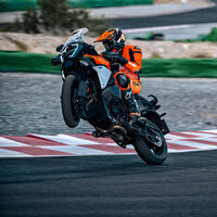 ¿Alguien ha dicho crisis? KTM supera sus propias expectativas y sigue vendiendo motos como churros 