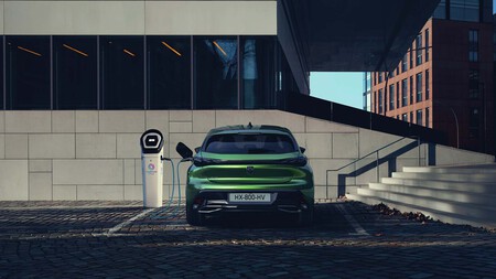 Peugeot e-308