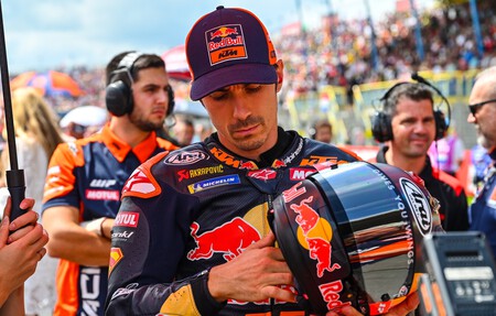 Des problèmes se profilent chez KTM. Ils resteront en MotoGP, mais seront moins impliqués en Tech3, ce qui pourrait les obliger à renégocier avec leurs pilotes.