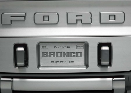 Ford Bronco Concept 2004 1600 1c