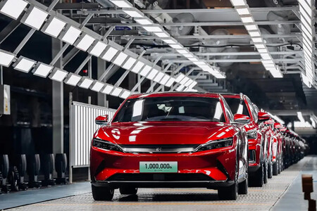 Parece demasiado bueno para ser verdad: China está vendiendo tantos coches que hay motivos para sospechar que está haciendo trampas