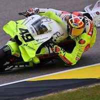 Fabio Di Giannantonio vuela para mandar en el feudo de Marc Márquez, que además podría acabar sancionado 