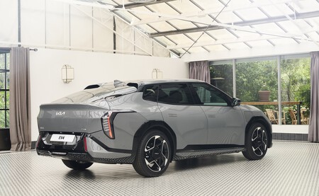 Kia Ev4 3