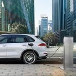 Los híbridos enchufables van más al taller que los coches eléctricos en los primeros tres meses de uso. Lo dice este estudio 