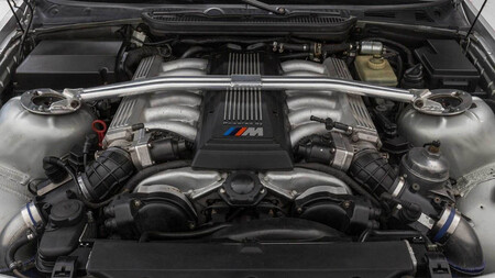 BMW 316i Compact V12 motor