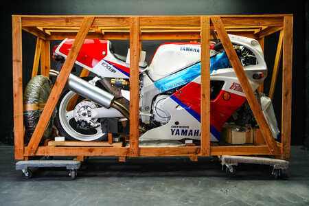 El boom de las motos clásicas está totalmente fuera de control. Están pidiendo por una Yamaha en su caja original más de lo que cuesta un coche de lujo