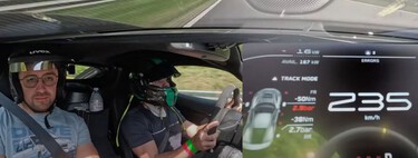 Hay mucha coña con los coches eléctricos, pero este Rimac Nevera pasa por encima al resto de coches en Nürburgring como si estuvieran parados
