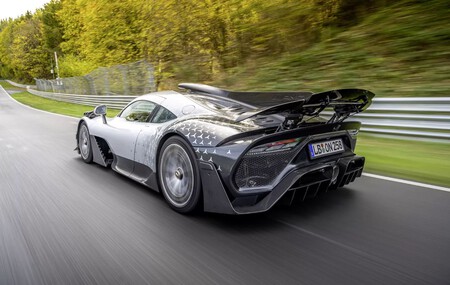 El hipercoche más complejo del mundo puede arder por un fallo mínimo: casi todos los Mercedes-AMG One, llamados a revisión