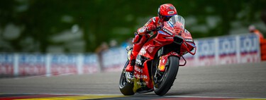 Marc Márquez regresa a la pole bajo la lluvia de Sachsenring y fuerte accidente de Maverick Viñales 