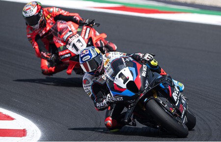Toprak Razgatlioglu comprime al máximo el WorldSBK con otro triplete en Misano y Álvaro Bautista vuelve al podio