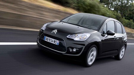 No, Citroën no está pidiendo que dejes de conducir el C3 porque pueda tener un airbag peligroso: "En España no hay ahora ninguna campaña"