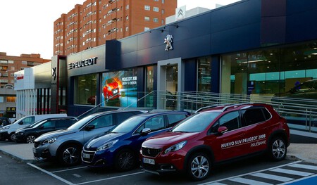 Coche de gerencia en concesionario Peugeot (Madrid)