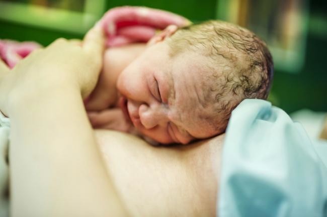 Parto de gemelos: lo que debes saber sobre el nacimiento múltiple