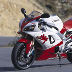 Adiós a la Yamaha R1. Japón ha decidido terminar con la moto que cambió la historia porque contamina demasiado 