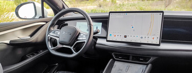 Una de las incógnitas del coche autónomo es quién se hace responsable en caso de accidente. Mientras Tesla mira a otro lado, BYD tiene una solución