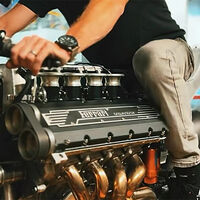 Ruge más que una MotoGP: la moto con motor Ferrari V8 ya tiene vida, y es lo más bestia que vas a ver en años 